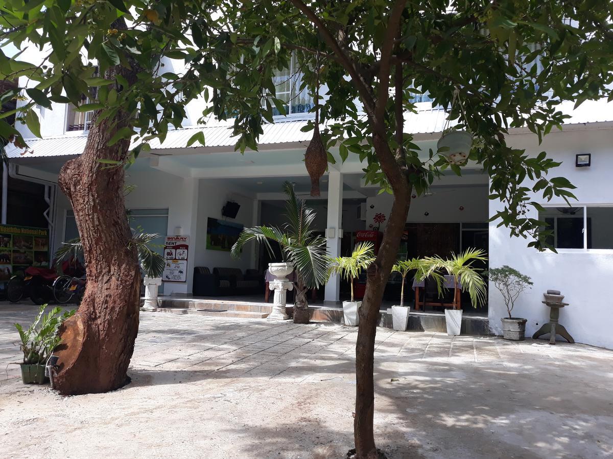 Bevary City Hotel Anuradhapura Exterior foto